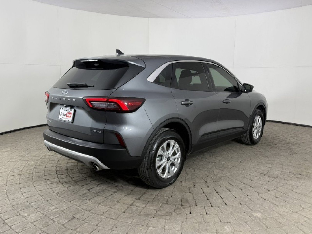 Certified 2023 Ford Escape Active AWD/4WD image 7