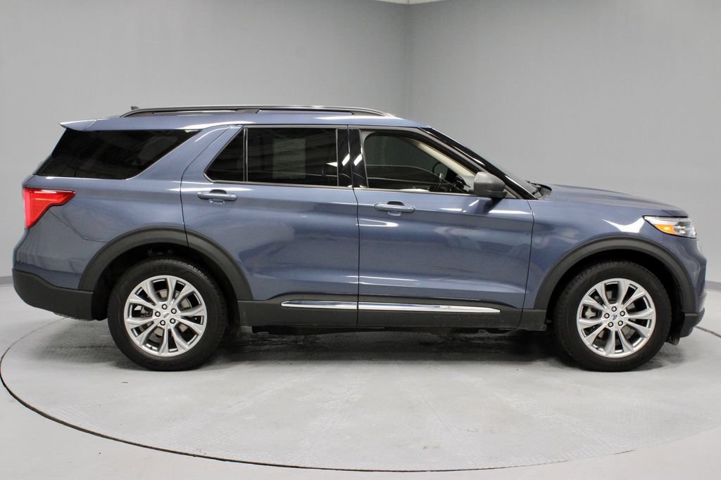 Certified 2021 Ford Explorer XLT w/ Equipment Group 202A AWD/4WD image 6