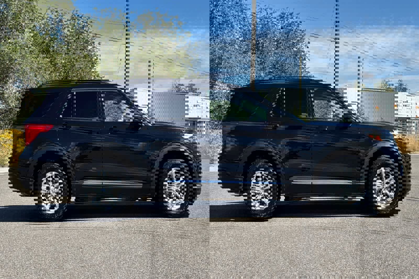 Certified 2024 Ford Explorer XLT w/ Equipment Group 202A image 6