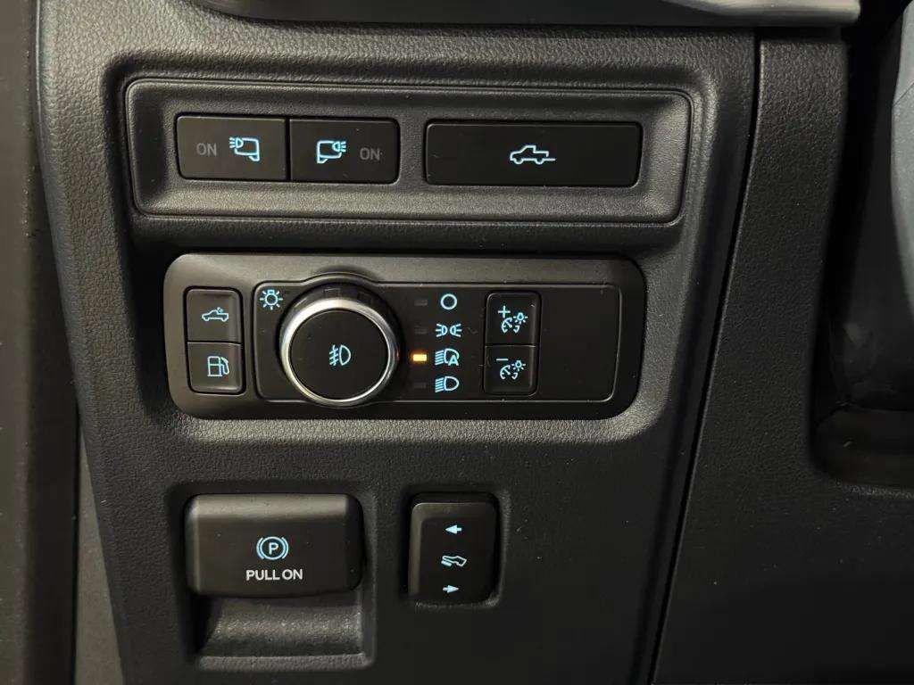 Certified 2022 Ford F150 Lariat w/ Equipment Group 502A High AWD/4WD image 21