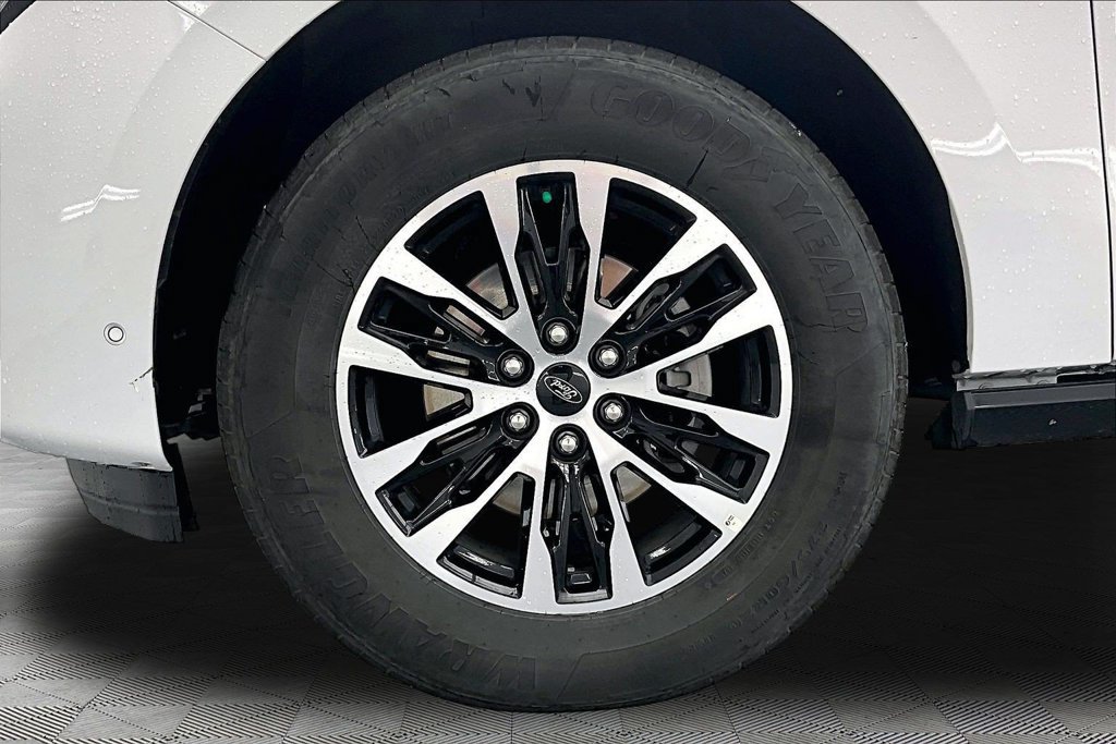 Certified 2025 Ford Expedition Max Platinum AWD/4WD image 9