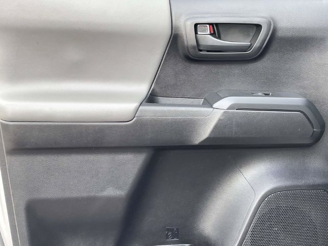 Used 2020 Toyota Tacoma SR AWD/4WD image 9