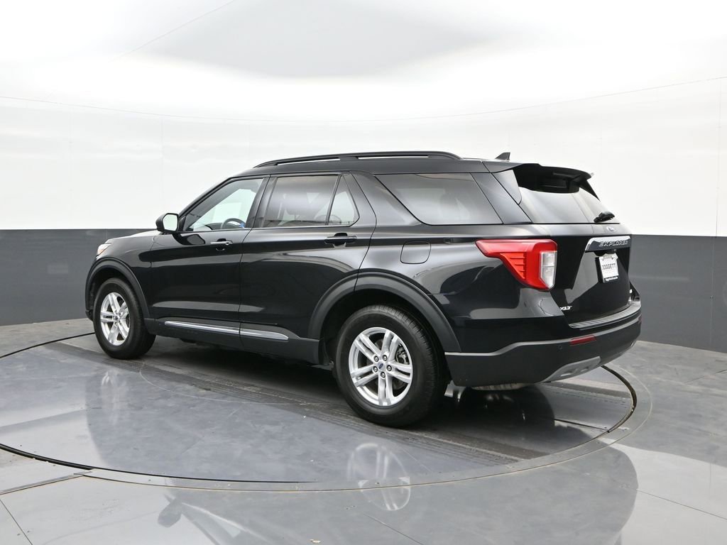 Certified 2023 Ford Explorer XLT w/ Equipment Group 202A AWD/4WD image 5