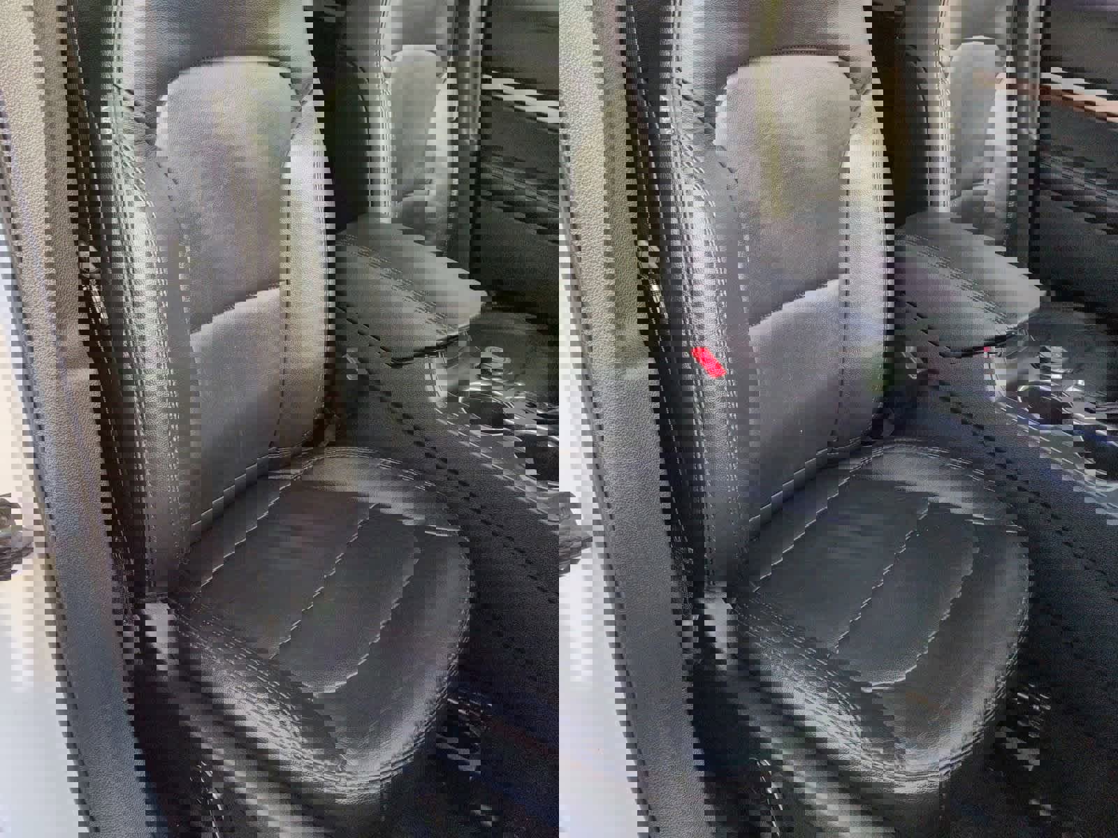 Certified 2018 Ford Explorer XLT w/ Equipment Group 202A image 24