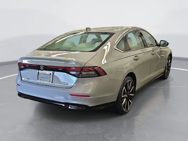 Used 2026 Honda Accord Touring image 3