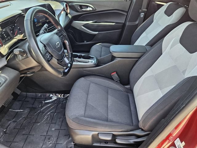 Used 2024 Chevrolet Trax RS FWD image 17