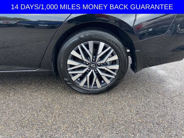 Used 2024 Nissan Altima 2.5 SV w/ SV Premium Package FWD image 7