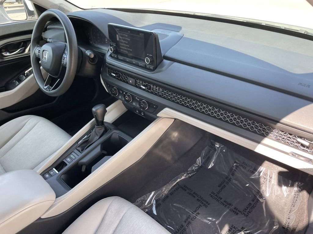 Used 2023 Honda Accord EX image 30
