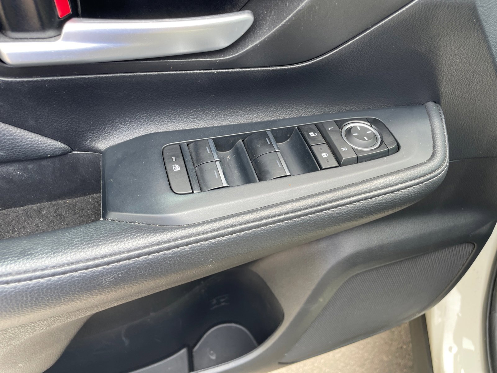 Used 2024 Toyota Grand Highlander AWD Hybrid image 13