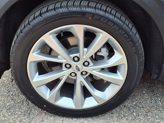 Certified 2023 Ford Explorer Platinum w/ Technology Package AWD/4WD image 33