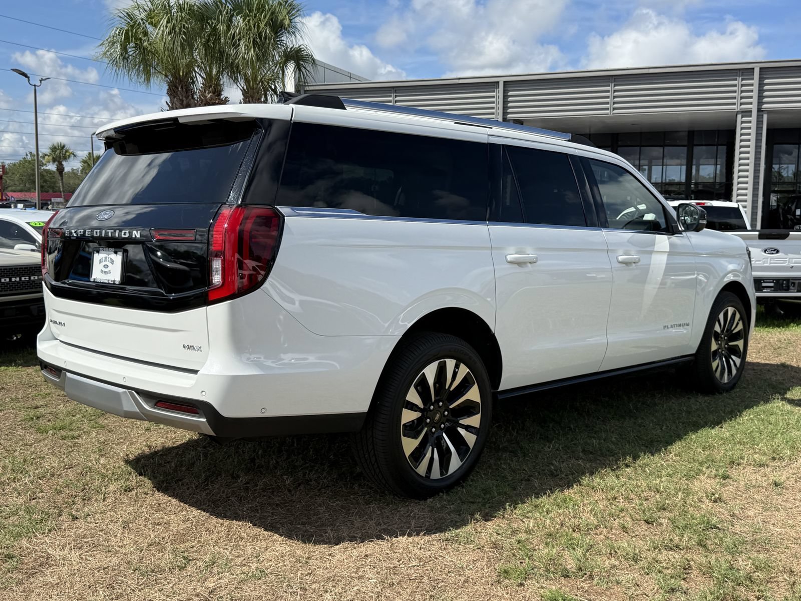 Certified 2025 Ford Expedition Max Platinum w/ Driver's Package AWD/4WD image 5