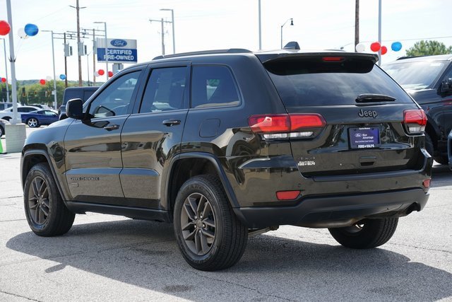 Used 2016 Jeep Grand Cherokee Laredo 75th Anniversary image 5