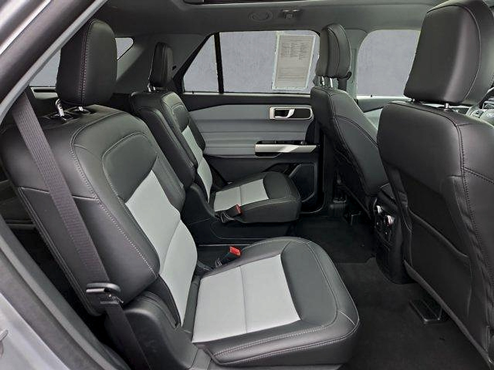 Certified 2023 Ford Explorer XLT w/ Equipment Group 202A AWD/4WD image 24