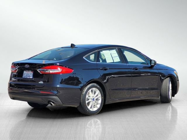 Certified 2020 Ford Fusion SE image 3