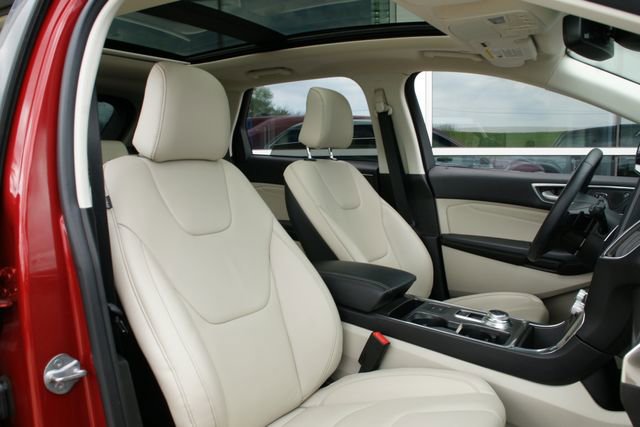 Certified 2022 Ford Edge Titanium w/ Class II Trailer Tow Package image 41