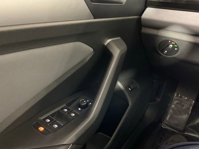 Used 2025 Volkswagen Jetta SE image 19