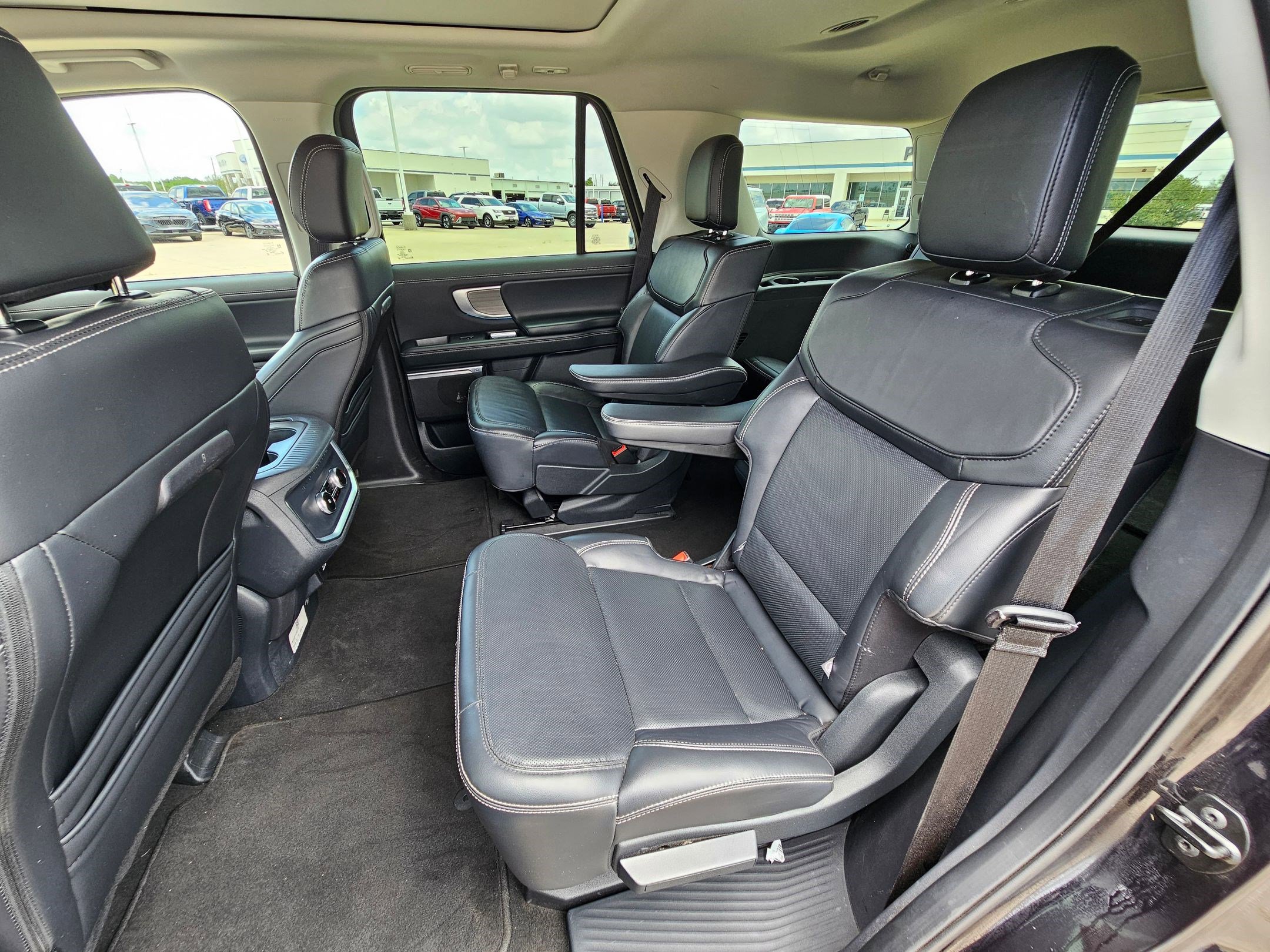 Certified 2025 Ford Expedition Platinum AWD/4WD image 27
