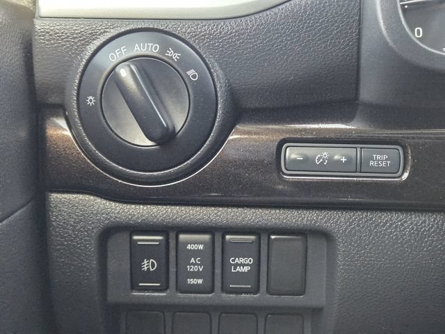 Used 2017 Nissan Titan SV RWD image 22