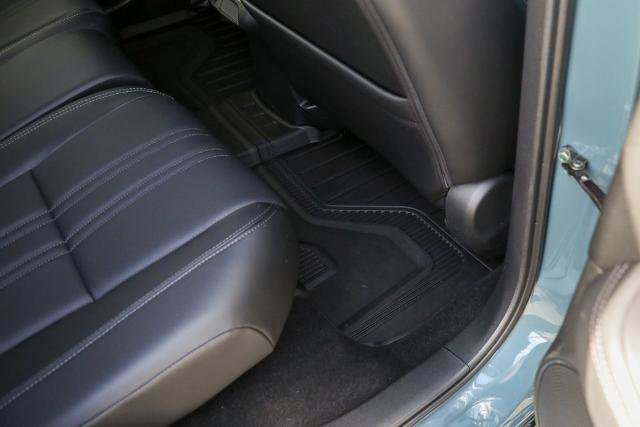 Used 2025 Honda HR-V EX-L image 36