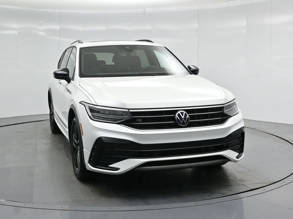 Used 2022 Volkswagen Tiguan SE R-Line image 6