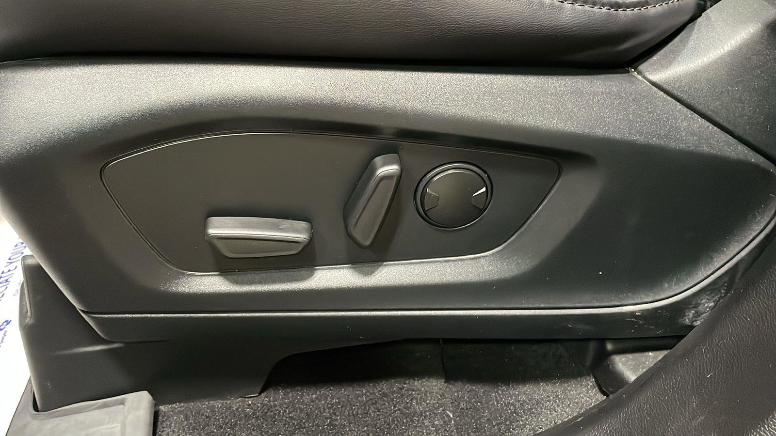 Certified 2023 Ford Explorer XLT w/ Equipment Group 202A image 15