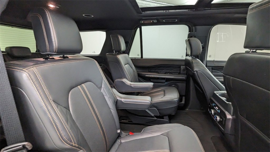Certified 2023 Ford Expedition Platinum image 44