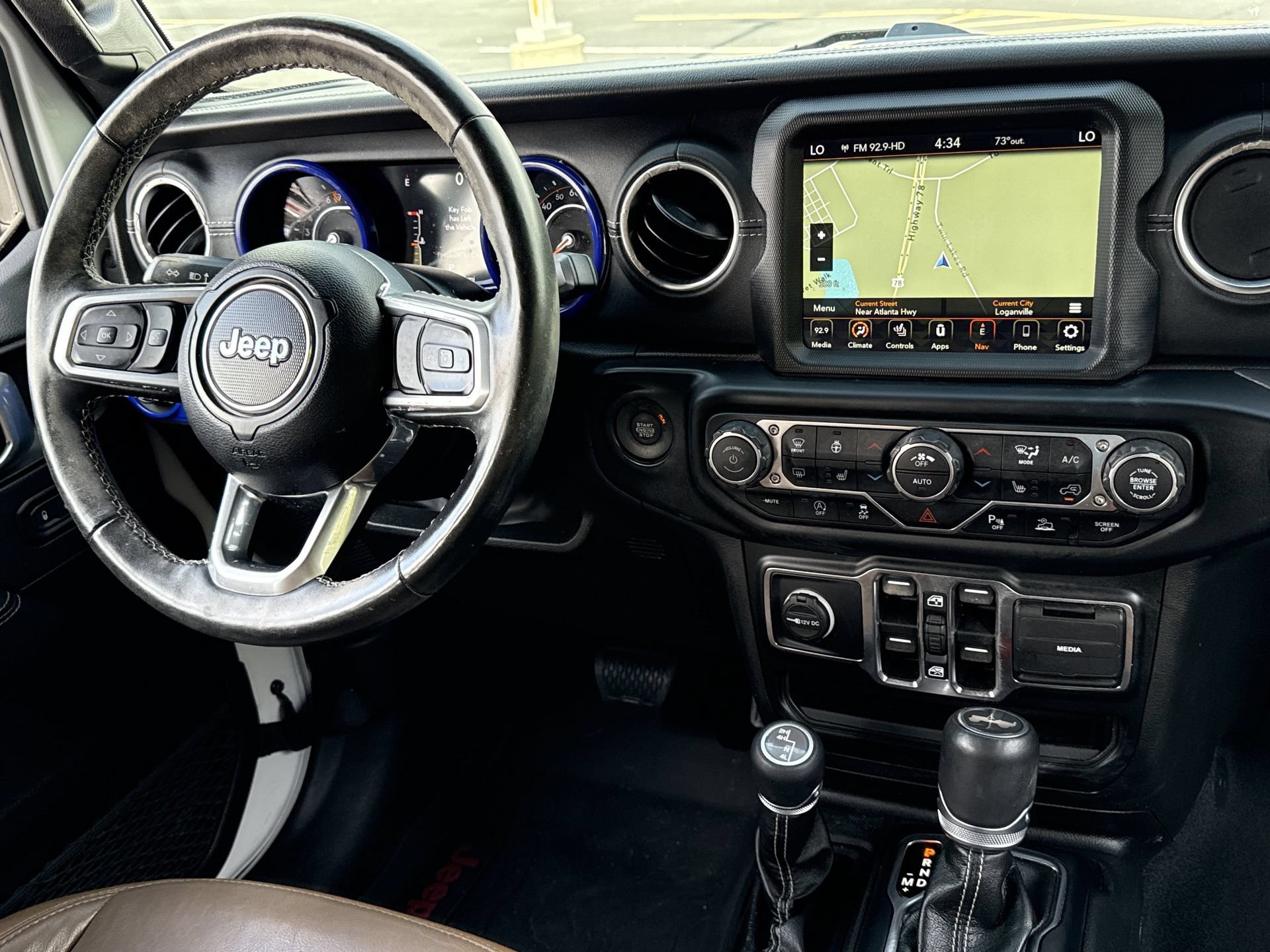 Used 2022 Jeep Wrangler Unlimited Sahara w/ LED Lighting Group AWD/4WD image 3