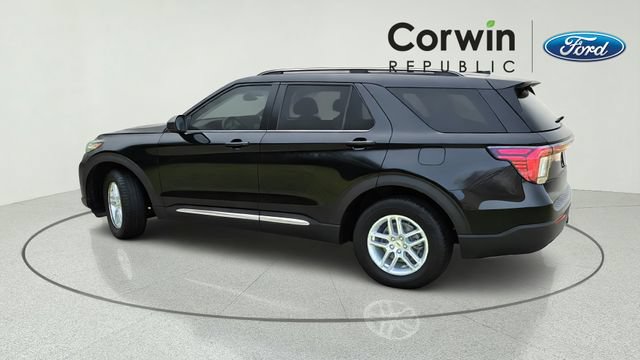 Certified 2025 Ford Explorer Active AWD/4WD image 3
