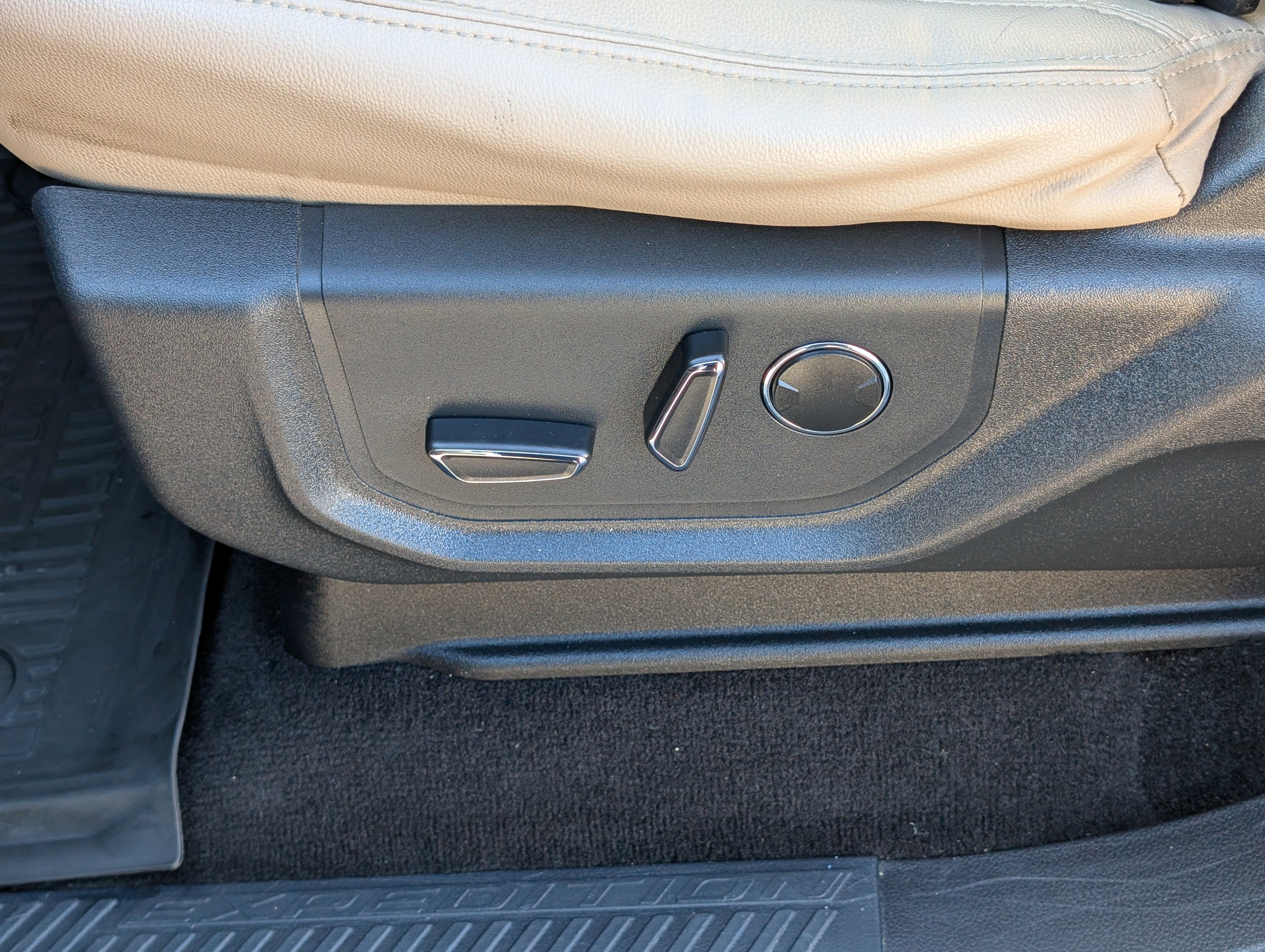 Certified 2022 Ford Expedition Limited image 27