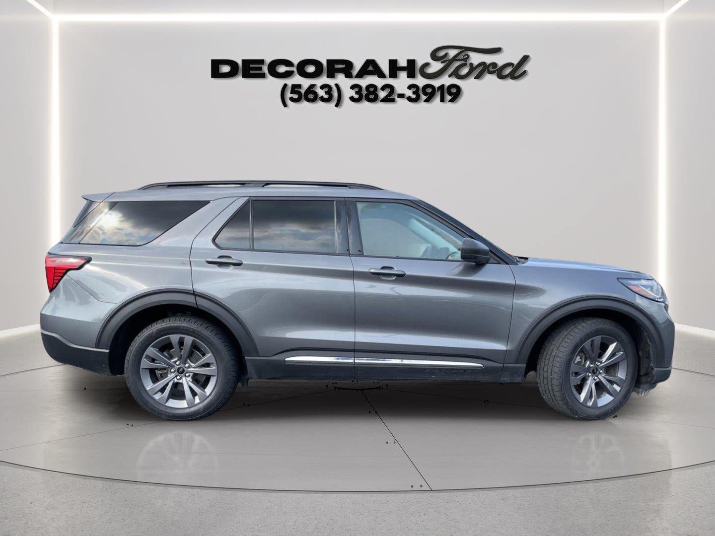 Certified 2025 Ford Explorer Active w/ Active Comfort Package AWD/4WD image 9