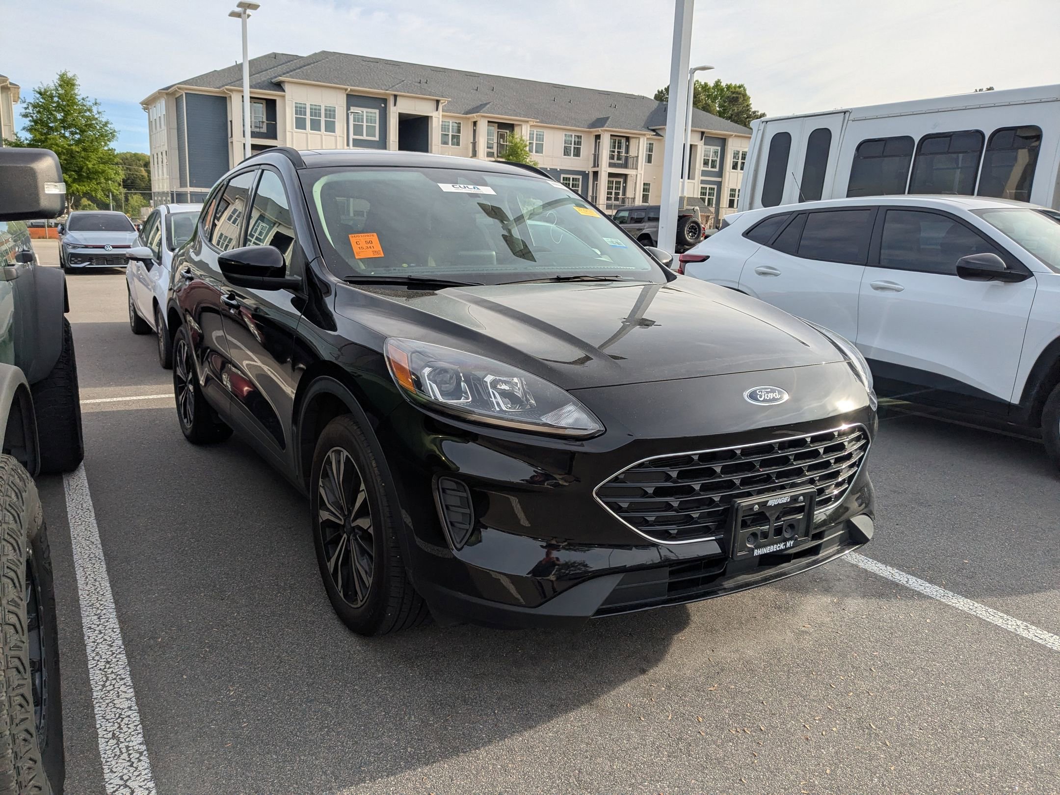 Certified 2022 Ford Escape SE w/ SE Sport Appearance Package image 2