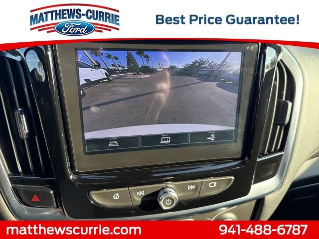 Used 2022 Chevrolet Traverse LT image 19