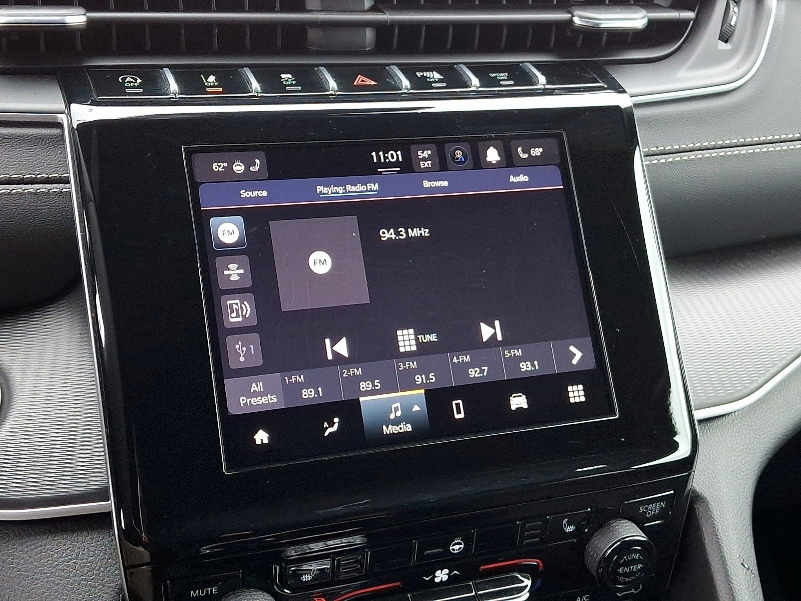 Used 2025 Jeep Grand Cherokee Altitude AWD/4WD image 16