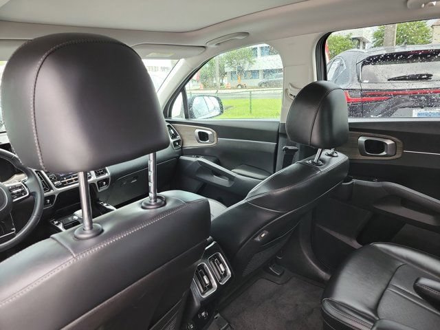 Used 2023 Kia Sorento EX w/ Panoramic Sunroof Package FWD image 13