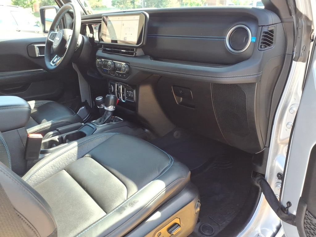 Used 2024 Jeep Wrangler High Altitude AWD/4WD image 9