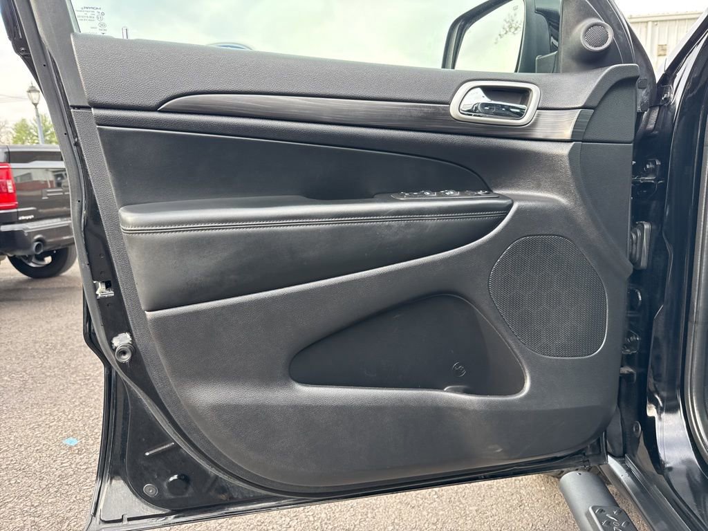 Used 2022 Jeep Grand Cherokee Laredo X image 15