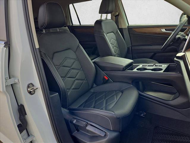 Used 2025 Volkswagen Atlas SE FWD image 21