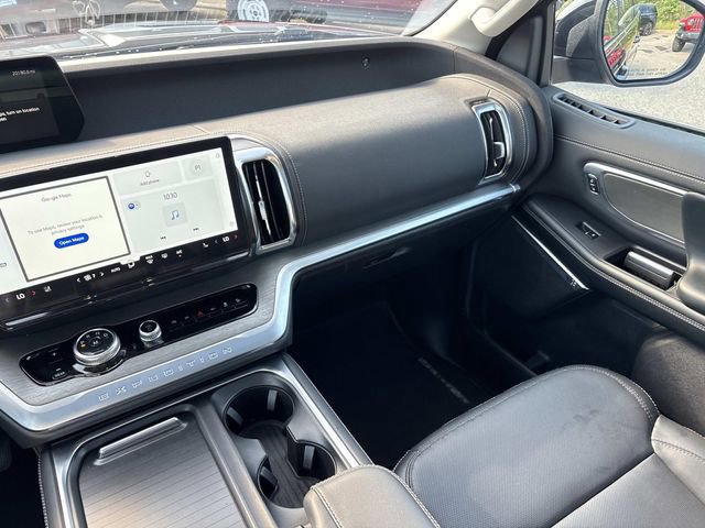 Certified 2025 Ford Expedition Max Platinum image 15