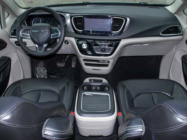 Used 2023 Chrysler Pacifica Touring-L FWD image 20