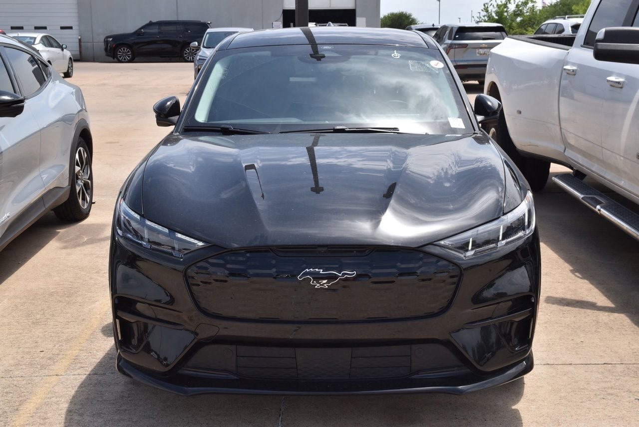 Certified 2025 Ford Mustang Mach-E Premium w/ Sport Appearance Package AWD/4WD image 3