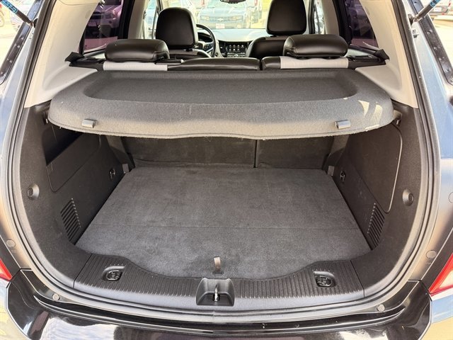 Used 2018 Chevrolet Trax LT w/ Driver Confidence Package image 10