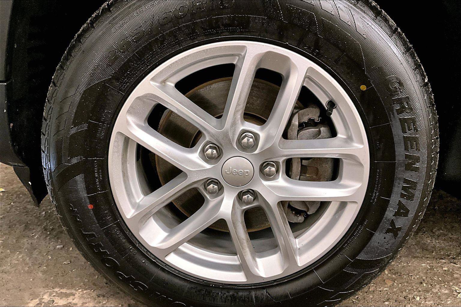 Used 2021 Jeep Grand Cherokee L Laredo w/ Luxury Tech Group I image 8