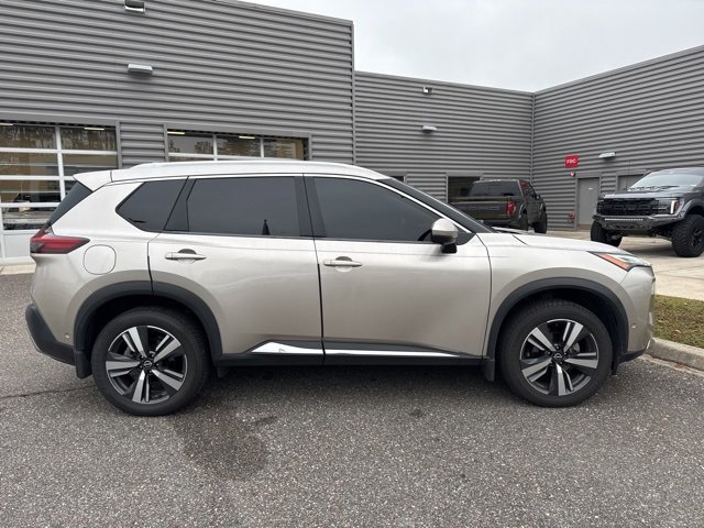 Used 2022 Nissan Rogue Platinum w/ Head-Up Display Package image 2