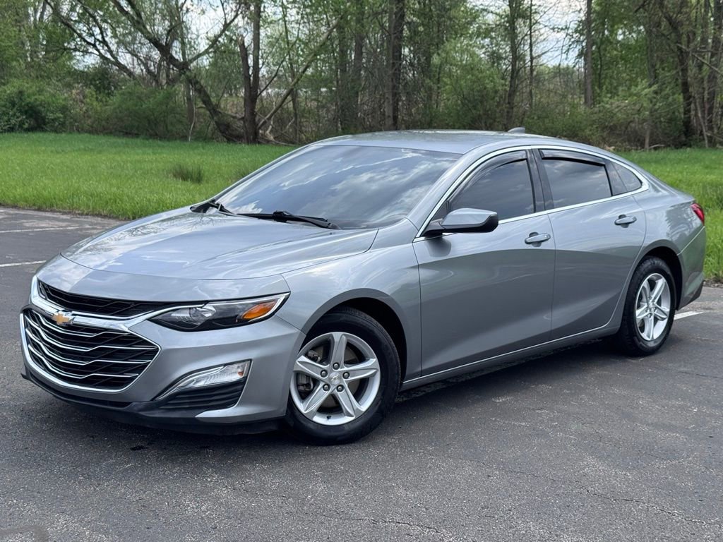 Used 2025 Chevrolet Malibu LS FWD image 2