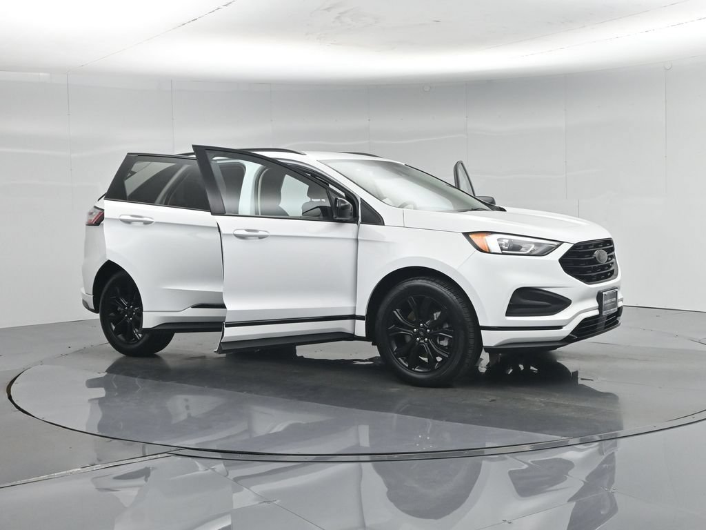 Certified 2022 Ford Edge SE w/ Black Appearance Package AWD/4WD image 34