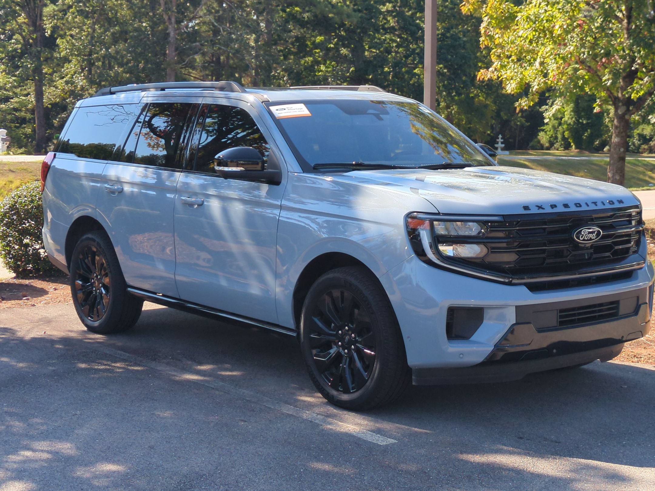 Certified 2025 Ford Expedition Platinum w/ Stealth Appearance Package AWD/4WD image 2