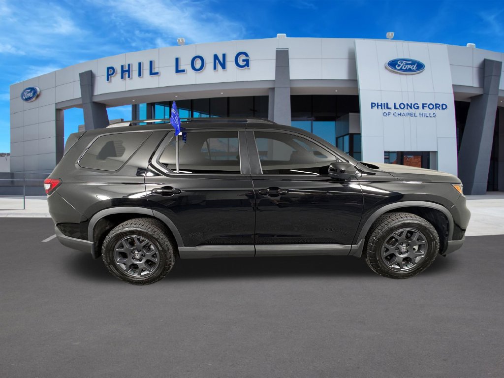 Used 2025 Honda Pilot TrailSport image 6