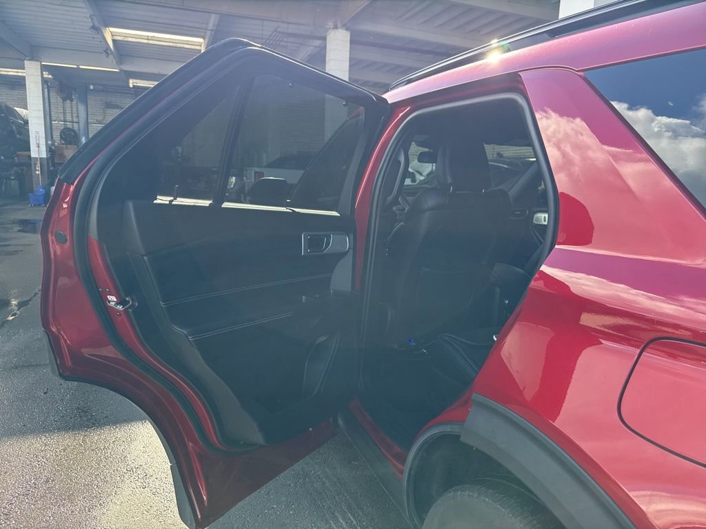 Certified 2020 Ford Explorer ST w/ ST Street Pack image 16