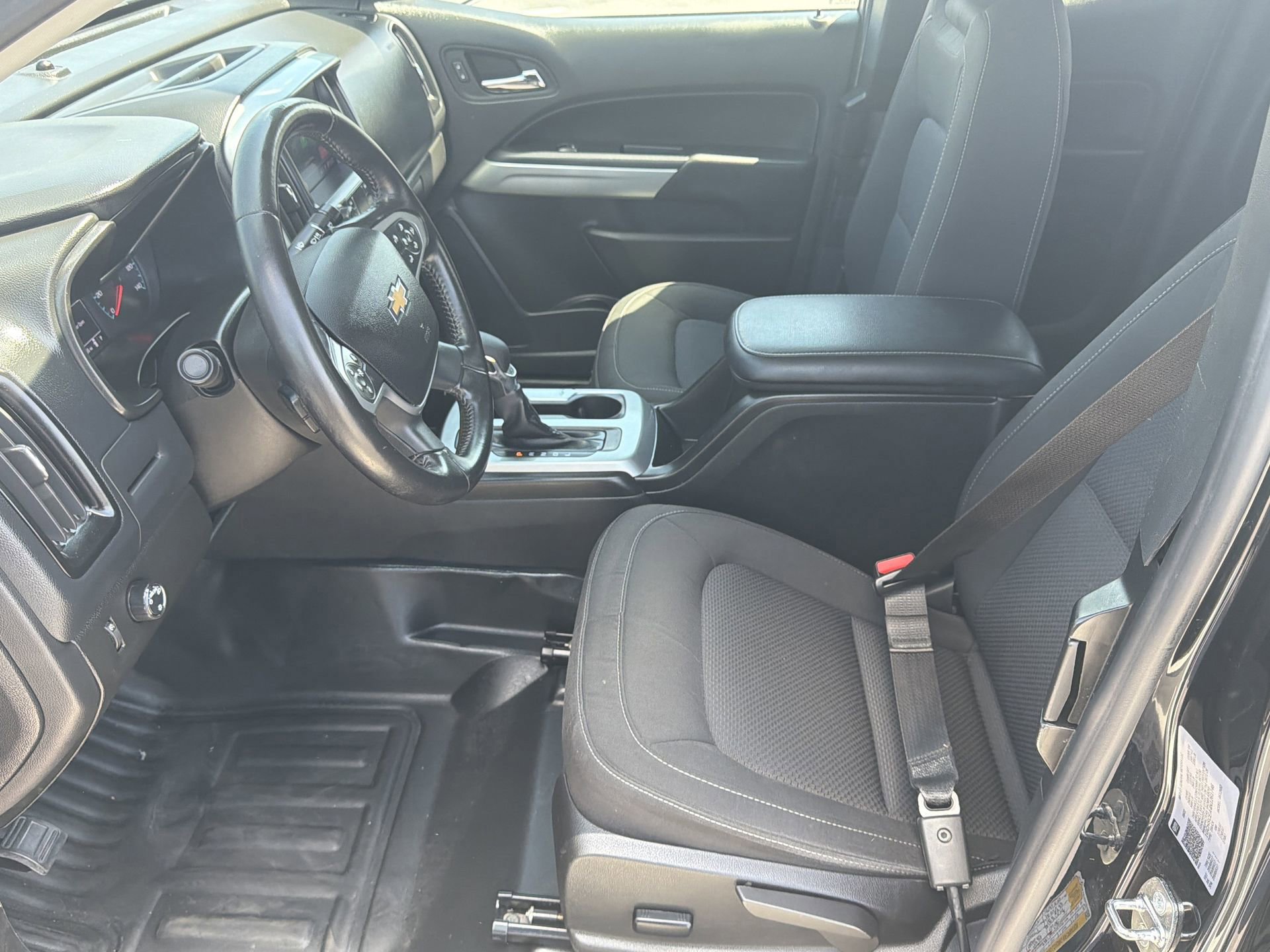 Used 2022 Chevrolet Colorado LT w/ Fleet Safety Package image 22