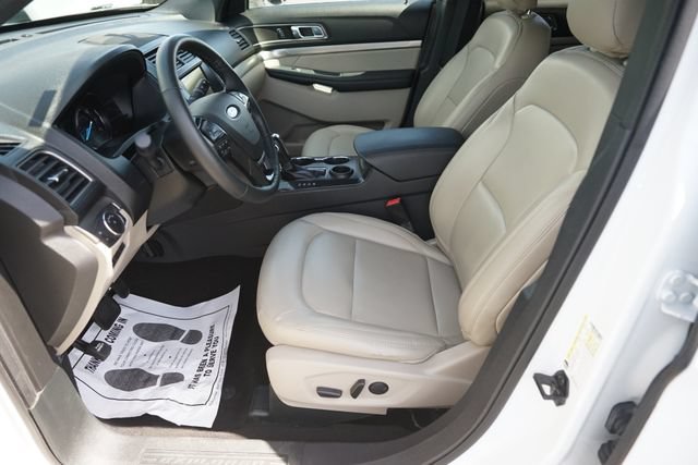 Certified 2019 Ford Explorer XLT w/ Equipment Group 202A FWD image 9